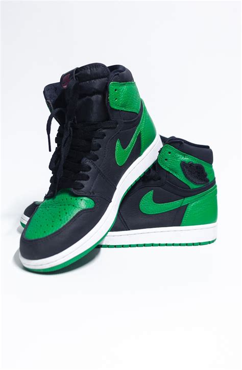 Mens Nike Black and Green Shoes 